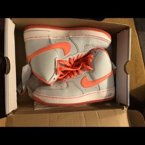 Big kids size 6.5! High top Air Force. Gorgeous!